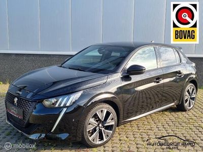 tweedehands Peugeot 208 1.2 PureTech GT AUTOMAAT / NIEUWSTAAT