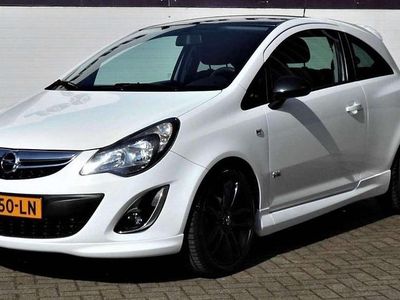 Wit Occasion 2014 Opel Corsa Cosmo MPV | € 5.350 (Iets duurder)