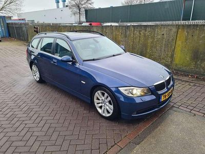 BMW 325