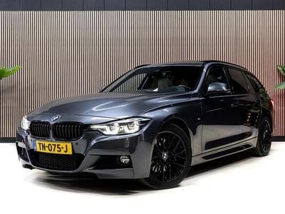 Grijs (metallic) Gebruikt 2018 BMW 318 Efficient Dynamics Stationwagen | € 19.950 (Duur)