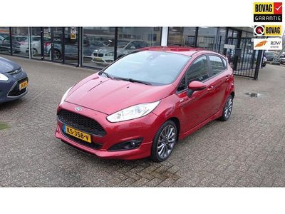 Rood Occasion 2016 Ford Fiesta ST-Line Hatchback | € 6.995 (Eerlijke prijs)