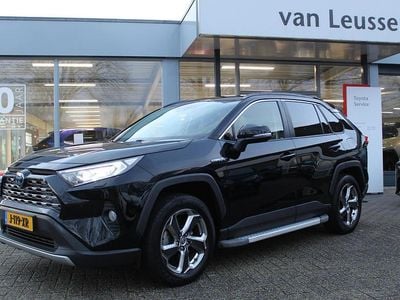 Zwart Occasion 2020 Toyota RAV4 Hybrid SUV | € 29.400 (Goede deal)