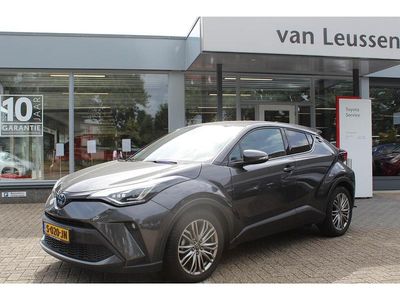 Grijs Occasion 2022 Toyota C-HR Executive SUV | € 22.900 (Eerlijke prijs)