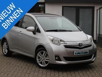 Grijs Occasion 2012 Toyota Verso-S MPV | € 13.960 (Iets duurder)