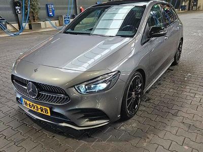 Gebruikt 2020 Mercedes B220 AMG line MPV | € 31.900