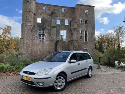 tweedehands Ford Focus Wagon 1.6-16V Futura leer, navigatie!