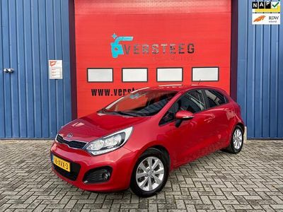 Rood Occasion 2012 Kia Rio Hatchback | € 5.750 (Eerlijke prijs)