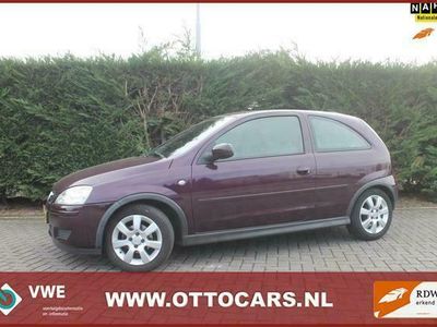 Paars Gebruikt 2006 Opel Corsa Hatchback | € 2.250