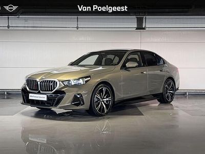 Bruin Nieuw 2025 BMW i5 M Sport Sedan | € 86.021