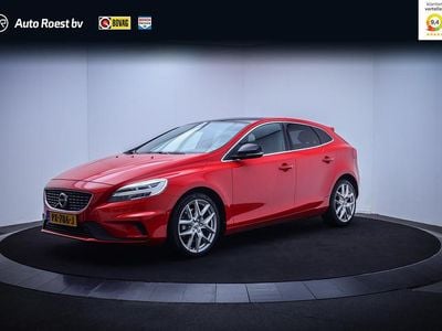 Rood Occasion 2017 Volvo V40 Business Edition Hatchback | € 20.225 (Eerlijke prijs)