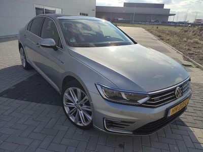 Zilver Occasion 2015 VW Passat Highline Sedan | € 12.500 (Eerlijke prijs)