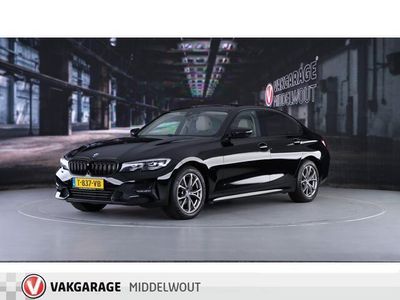 tweedehands BMW 320 320 i High Exe/Sport-L/Live Cockp/Leder/Schuifdak