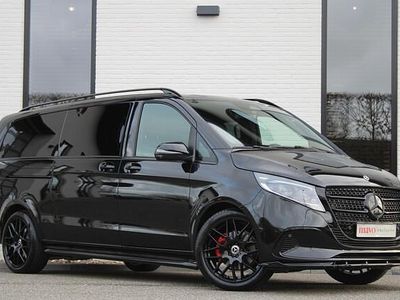 Zwart (metallic) Gebruikt 2024 Mercedes V300 Edition MPV | € 79.950 (Iets duurder)