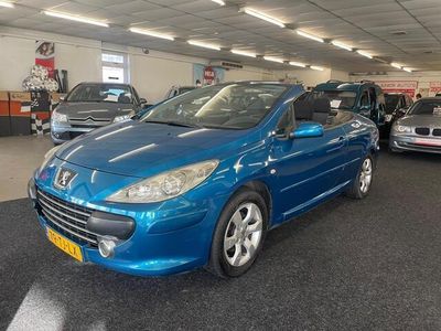 tweedehands Peugeot 307 CC 2.0-16V Oxygo. Navi, Cruise control, aux en veel meer!