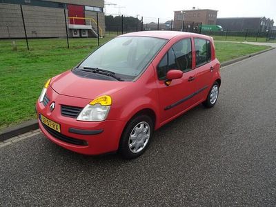 Rood Gebruikt 2006 Renault Modus MPV | € 1.895 (Eerlijke prijs)