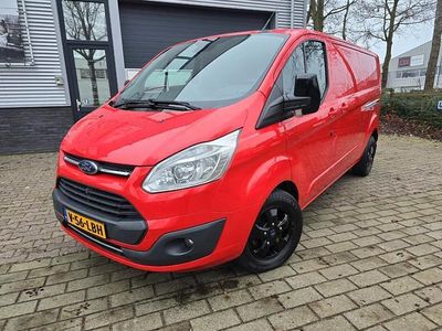 Rood Gebruikt 2017 Ford Transit Custom Sedan | € 13.950