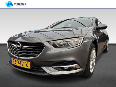 Grijs (metallic) Gebruikt 2018 Opel Insignia Business Hatchback | € 15.950 (Eerlijke prijs)