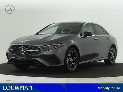 tweedehands Mercedes A250 e Star Edition AMG Line | Nightpakket | Dodehoekassistent | KEYLESS GO-comfortpakket | Verwarmde stoelen vooraan | Extra USB-poorten | Sfeerverlichting | Parkeerpakket met achteruitrijcamera |