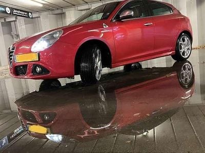 Occasion Alfa Romeo Giulietta Turismo 170 PK (125 kW) 2015 Rood Hatchback