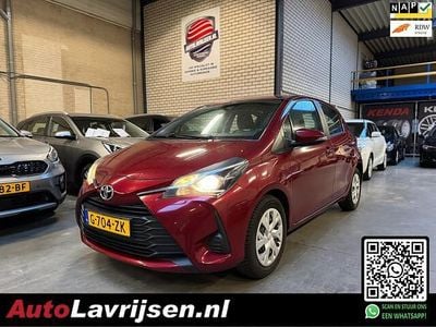 Rood Occasion 2019 Toyota Yaris Active Hatchback | € 16.488 (Eerlijke prijs)