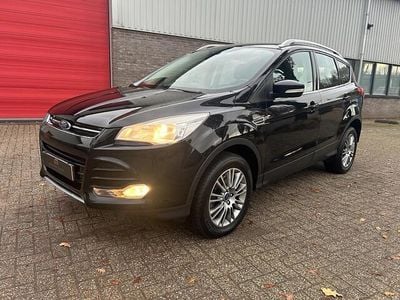 Zwart (metallic) Gebruikt 2014 Ford Kuga Titanium SUV | € 11.499 (Eerlijke prijs)