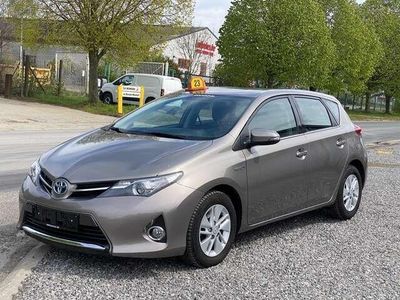 tweedehands Toyota Auris 1.8i HSD Comfort CVT