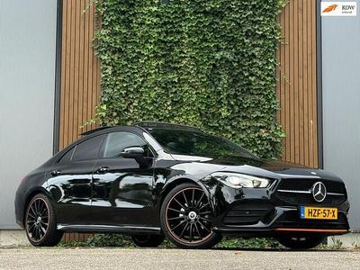 Zwart Occasion 2019 Mercedes CLA180 Premium Plus Sedan | € 29.990 (Eerlijke prijs)