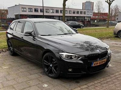 Zwart Occasion 2016 BMW 318 Stationwagen | € 11.500 (Goede deal)