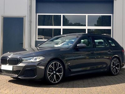 Grijs Gebruikt 2020 BMW 518 Executive Stationwagen | € 31.750