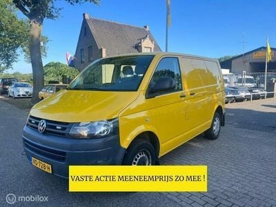 Occasion VW T5 Comfortline 102 PK (75 kW) 2013 Geel Van