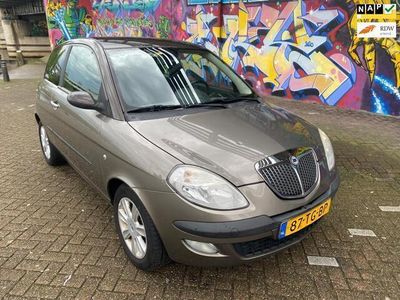 Lancia Ypsilon