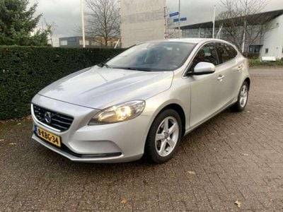 Gebruikt 2013 Volvo V40 Momentum Stationwagen | € 3.500 (Iets duurder)