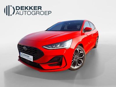 Rood Gebruikt 2024 Ford Focus ST-Line X Hatchback | € 26.945 (Iets duurder)