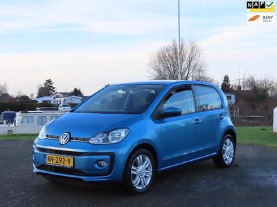 Blauw Occasion 2017 VW up! high up! Hatchback | € 9.750 (Eerlijke prijs)