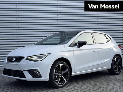 Nieuw Seat Ibiza Business 95 PK (69 kW) 2025 Wit Hatchback