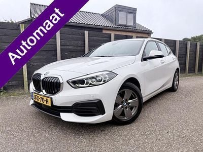 Wit Gebruikt 2022 BMW 118 Comfort Edition Hatchback | € 26.450 (Eerlijke prijs)