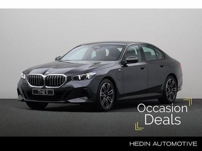 Grijs Occasion 2025 BMW 530e Shadowline Sedan | € 59.880 (Goede deal)