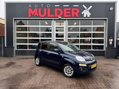 Blauw (metallic) Occasion 2015 Fiat Panda Lounge MPV | € 6.450 (Eerlijke prijs)