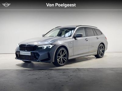 Grijs Occasion 2024 BMW 320e M Sport Stationwagen | € 43.900 (Iets duurder)