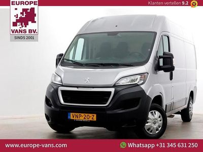 Grijs Occasion 2022 Peugeot Boxer Premium Van | € 18.950 (Goede deal)