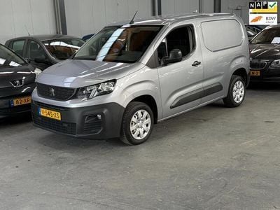 Grijs Gebruikt 2019 Peugeot Partner Premium MPV | € 6.999 (Eerlijke prijs)