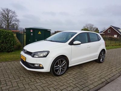 Wit Occasion 2014 VW Polo Hatchback | € 5.950 (Goede deal)