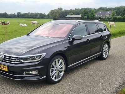 Grijs Gebruikt 2018 VW Passat R Stationwagen | € 19.500 (Iets duurder)