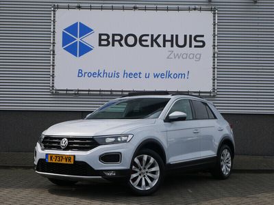 tweedehands VW T-Roc Sport 1.5 110 kW / 150 pk TSI | Pan-Dak | active info| Stoelverwarming| Full LED