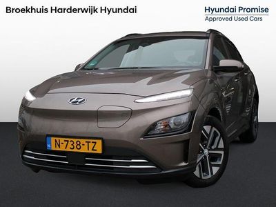 Silky bronze metallic (bruin mica) Occasion 2021 Hyundai Kona SUV | € 22.900 (Iets duurder)