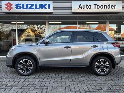 Suv Gebruikt 2022 Suzuki Vitara Style SUV | € 23.900 (Eerlijke prijs)