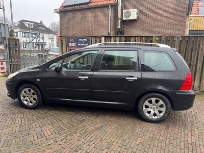 Zwart (metallic) Occasion 2008 Peugeot 307 Premium Stationwagen | € 1.375 (Eerlijke prijs)