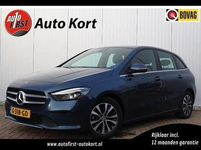 Blauw, metallic lak Occasion 2019 Mercedes B180 Business MPV | € 20.750 (Goede deal)