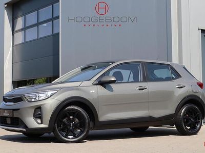 Groen (metallic) Occasion 2022 Kia Stonic Style SUV | € 15.900 (Goede deal)