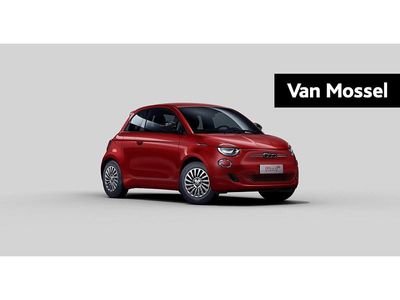 Rood Nieuw 2025 Fiat 500e Red Hatchback | € 30.290 (Iets duurder)
